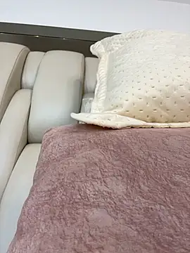 Snapshot of ALISSON_FOXXX1 chatting on 10-25-25, 04:51 ALISSON FOXXX1 online show from 10-25-25, 04:51