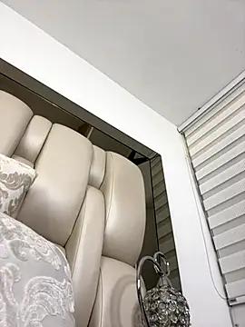 Snapshot of ALISSON_FOXXX1 chatting on 11-05-25, 10:46 ALISSON FOXXX1 online show from 11-05-25, 10:46