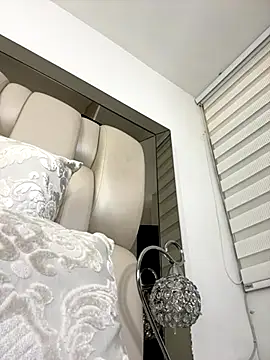 Snapshot of ALISSON_FOXXX1 chatting on 11-19-25, 10:54 ALISSON FOXXX1 online show from 11-19-25, 10:54