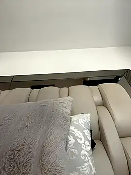 Snapshot of ALISSON_FOXXX1 chatting on 12-20-25, 05:27 ALISSON FOXXX1 online show from 12-20-25, 05:27