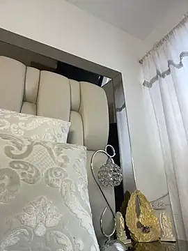 Snapshot of ALISSON_FOXXX1 chatting on 03-19-25, 04:55 ALISSON FOXXX1 online show from 03-19-25, 04:55