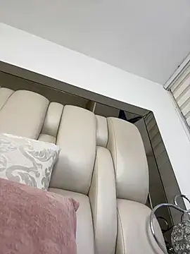 Snapshot of ALISSON_FOXXX1 chatting on 11-01-25, 04:56 ALISSON FOXXX1 online show from 11-01-25, 04:56