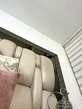 Snapshot of ALISSON_FOXXX1 chatting on 10-26-25, 12:49 ALISSON FOXXX1 online show from 10-26-25, 12:49