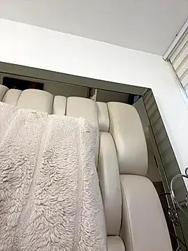 Snapshot of ALISSON_FOXXX1 chatting on 12-18-25, 01:59 ALISSON FOXXX1 online show from 12-18-25, 01:59