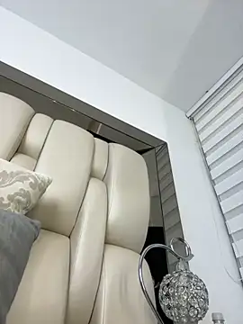 Snapshot of ALISSON_FOXXX1 chatting on 09-18-25, 08:45 ALISSON FOXXX1 online show from 09-18-25, 08:45