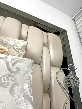 Snapshot of ALISSON_FOXXX1 chatting on 10-27-25, 09:49 ALISSON FOXXX1 online show from 10-27-25, 09:49