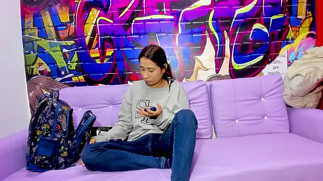 miacam-hot online show from 11-22-25, 12:15