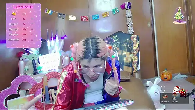 Skinygirl online show from 10-29-25, 10:09