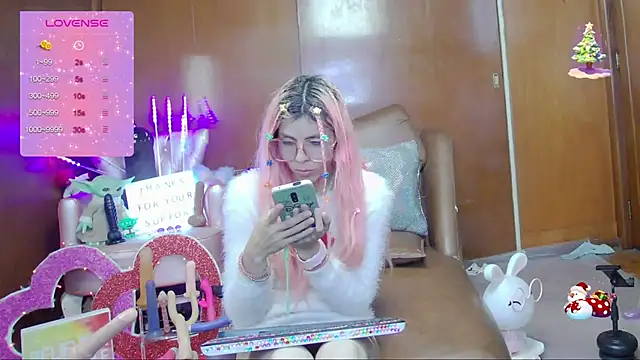 Skinygirl online show from 10-21-25, 11:04