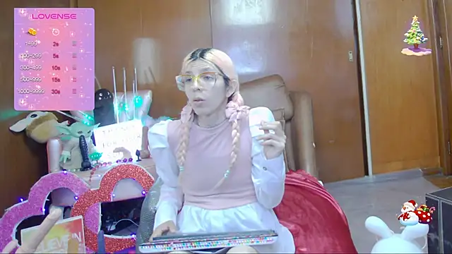 Skinygirl online show from 03-16-25, 12:01