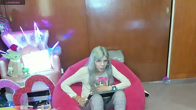 Skinygirl online show from 05-09-26, 12:03