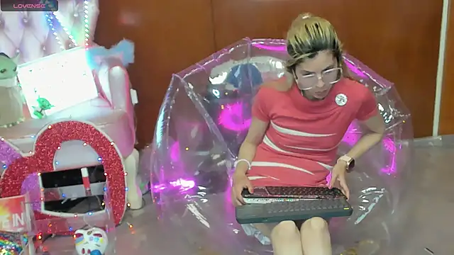 Skinygirl online show from 03-10-26, 12:14