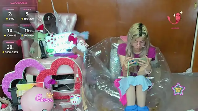 Skinygirl online show from 01-07-26, 06:57