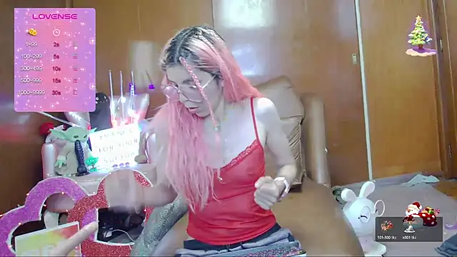 Skinygirl online show from 10-11-25, 12:33