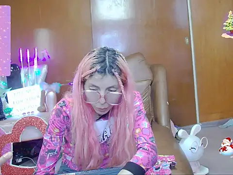 Skinygirl online show from 10-12-25, 02:02