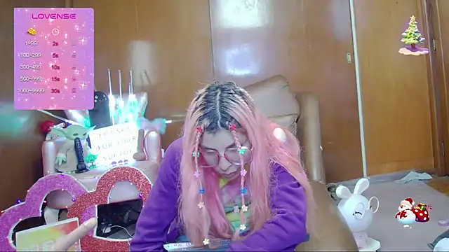 Skinygirl online show from 10-10-25, 01:39