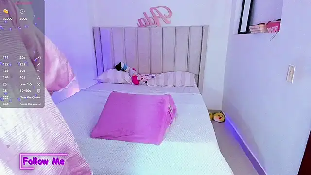 Snapshot of sheirysex_ chatting on 10-06-25, 03:40 sheirysex online show from 10-06-25, 03:40