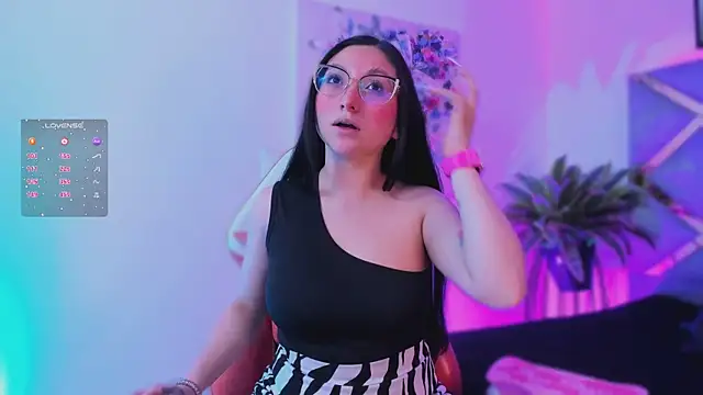 lucy neil online show from 11-12-25, 02:37