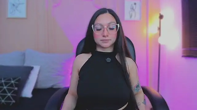 Snapshot of lucy_neil chatting on 03-30-26, 02:35 lucy neil online show from 03-30-26, 02:35