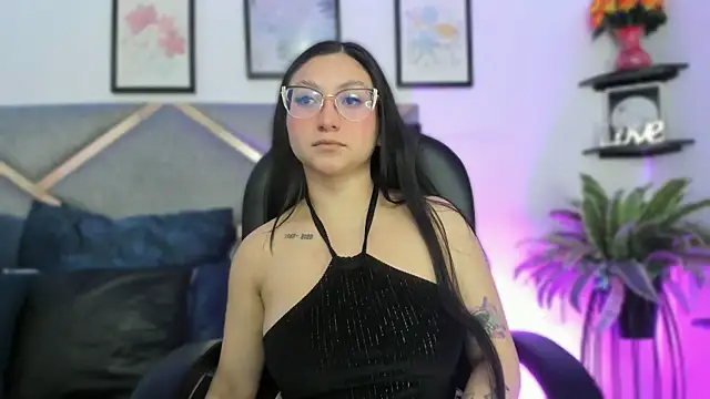 Snapshot of lucy_neil chatting on 04-01-26, 02:35 lucy neil online show from 04-01-26, 02:35