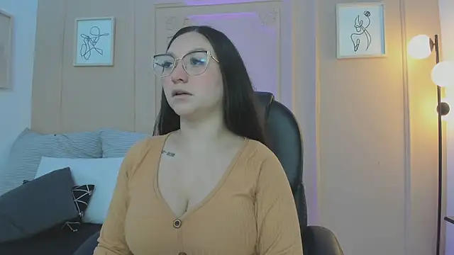 Snapshot of lucy_neil chatting on 04-02-26, 02:30 lucy neil online show from 04-02-26, 02:30