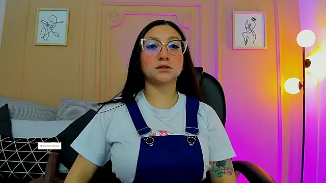 Snapshot of lucy_neil chatting on 03-27-26, 02:31 lucy neil online show from 03-27-26, 02:31