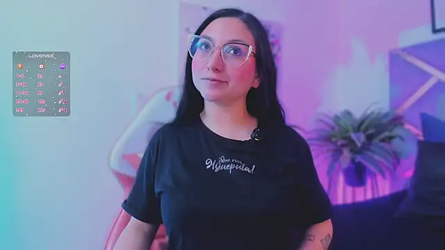 lucy neil online show from 12-17-25, 02:38