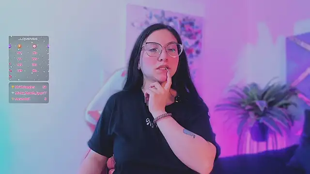 lucy neil online show from 12-17-25, 03:39