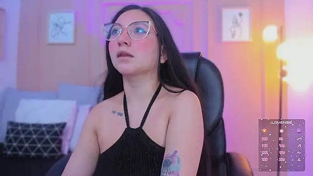 Snapshot of lucy_neil chatting on 02-21-26, 02:35 lucy neil online show from 02-21-26, 02:35