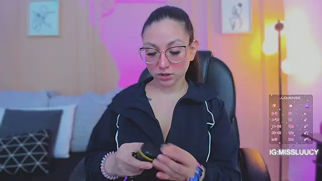 Snapshot of lucy_neil chatting on 03-29-26, 02:35 lucy neil online show from 03-29-26, 02:35