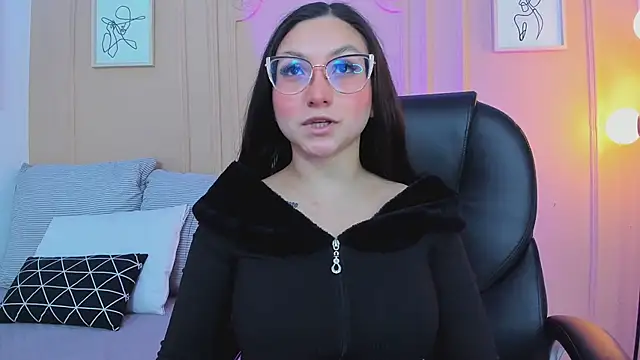 Snapshot of lucy_neil chatting on 03-25-26, 02:33 lucy neil online show from 03-25-26, 02:33