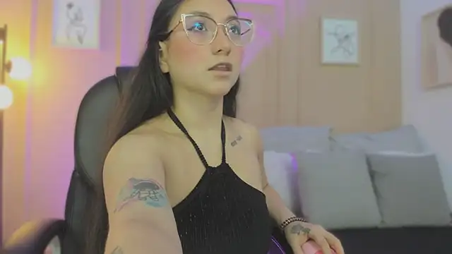 Snapshot of lucy_neil chatting on 02-03-26, 02:32 lucy neil online show from 02-03-26, 02:32