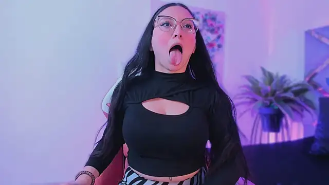 lucy neil online show from 01-15-26, 02:37