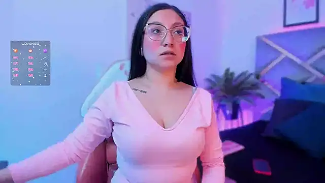 lucy neil online show from 10-24-25, 02:43