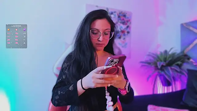 lucy neil online show from 11-30-25, 02:45