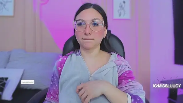 Snapshot of lucy_neil chatting on 04-09-26, 02:35 lucy neil online show from 04-09-26, 02:35