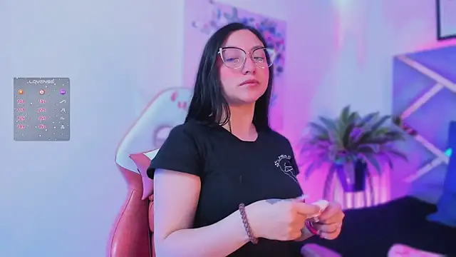 lucy neil online show from 11-07-25, 02:38