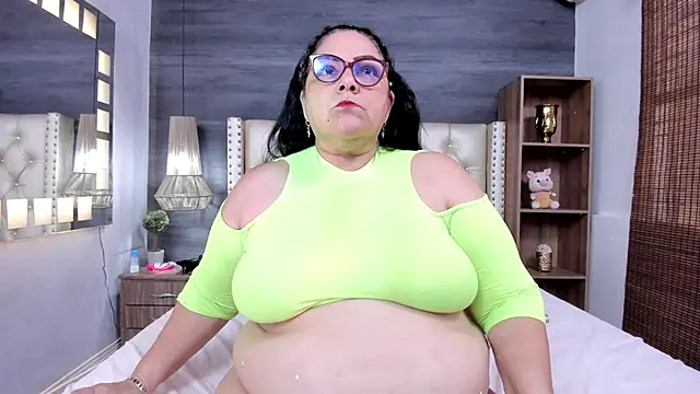 mommy cute online show from 05-25-26, 08:29