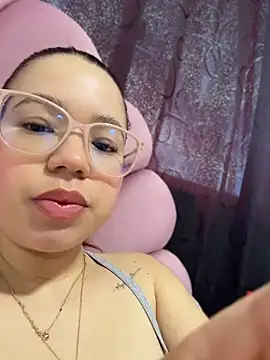 Lucyklein2022 online show from 07-28-26, 04:39