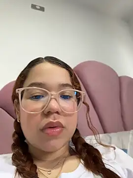 Lucyklein2022 online show from 07-22-26, 12:51