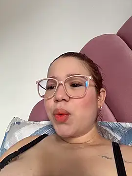 Lucyklein2022 online show from 03-22-26, 06:42