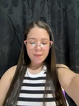 Lucyklein2022 online show from 12-31-24, 05:33