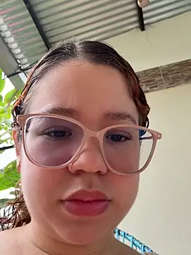 Lucyklein2022 online show from 06-12-26, 02:59