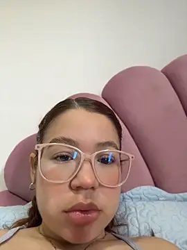 Lucyklein2022 online show from 04-14-26, 04:01