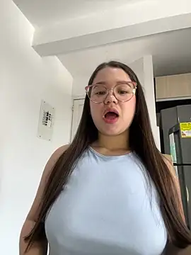 Lucyklein2022 online show from 12-15-24, 06:15