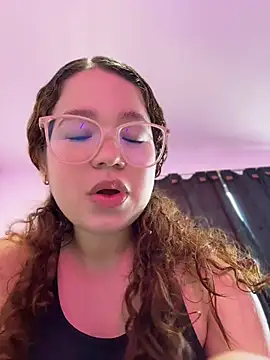 Lucyklein2022 online show from 07-30-26, 01:32