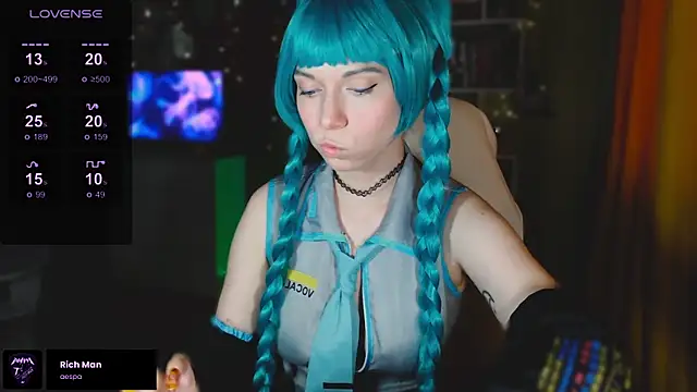 Snapshot of freya_sunny chatting on 09-12-25, 10:15 freya sunny online show from 09-12-25, 10:15