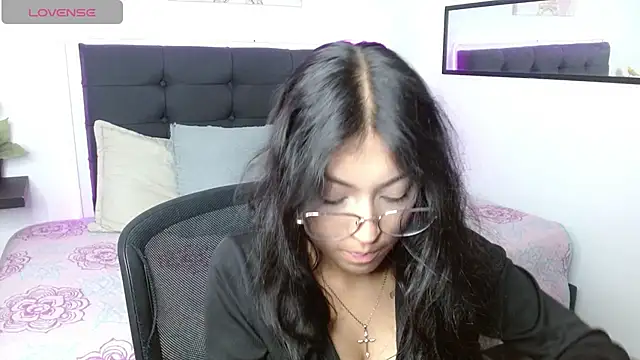 vaness weet online show from 05-25-26, 08:18