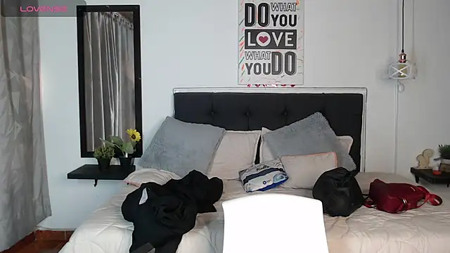 vaness weet online show from 03-10-25, 08:01