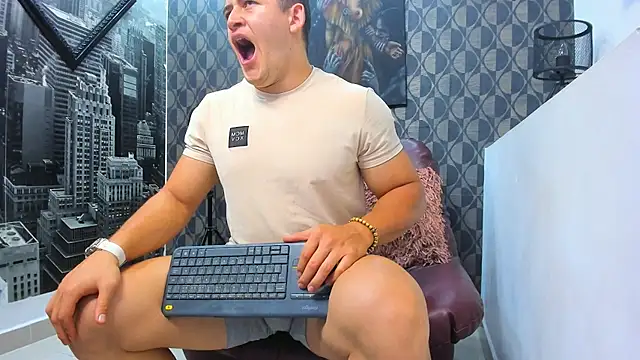 Leonsmoron online show from 12-15-25, 10:48